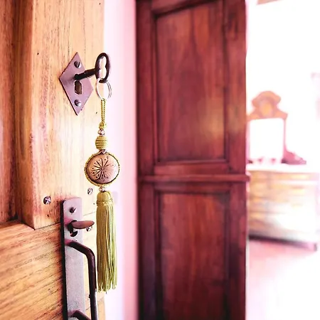 With 4 Bedrooms In With Private Pool And Wifi 27 Km From The Beach Villa *