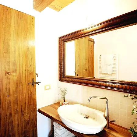 With 4 Bedrooms In With Private Pool And Wifi 27 Km From The Beach Villa *